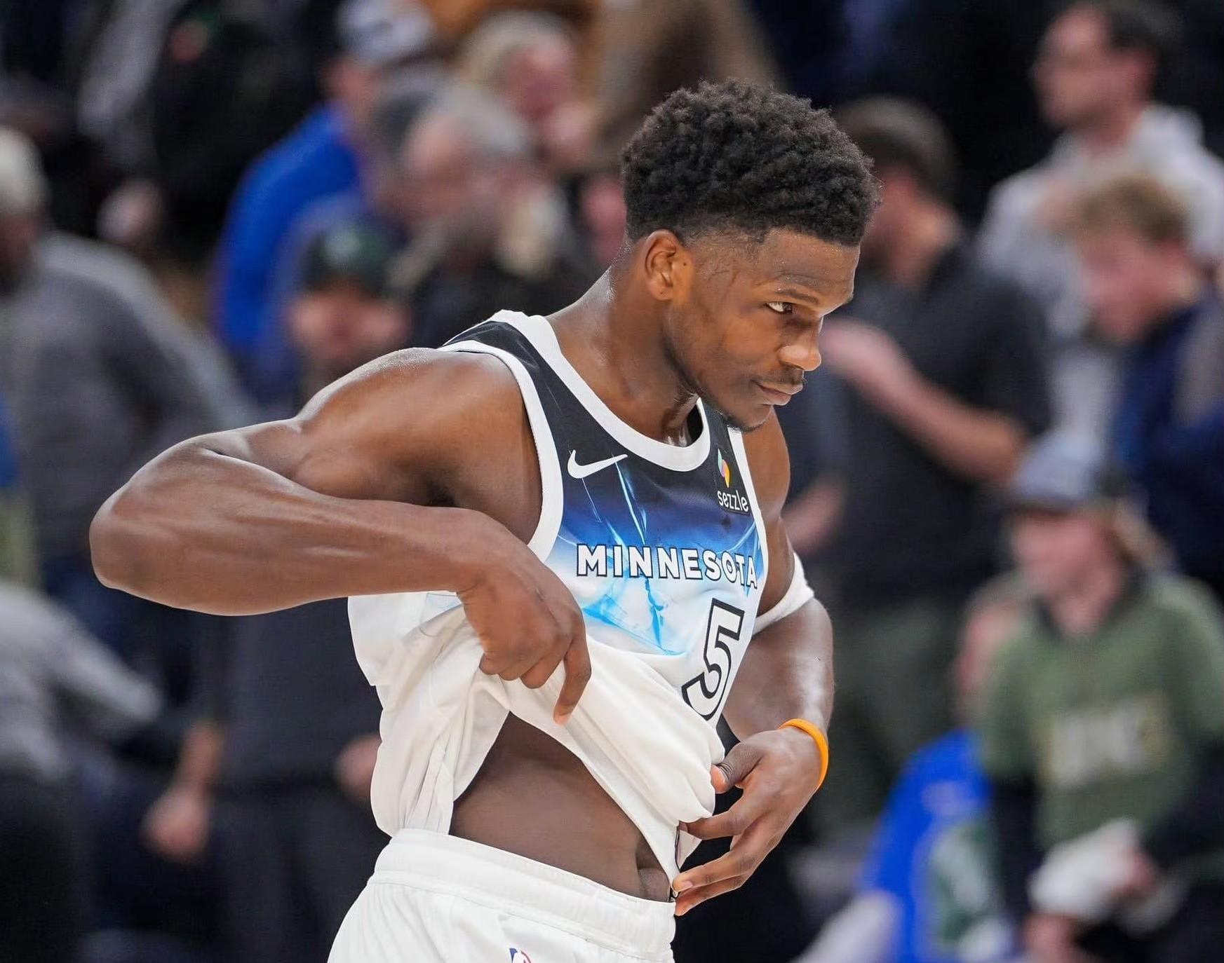 关于明尼苏达森林狼刷新队史纪录备战国王杯国际比赛日皇家马德里调整名单以备社区盾，Scout在曼联比赛中官方发布新规都惊呆了的信息